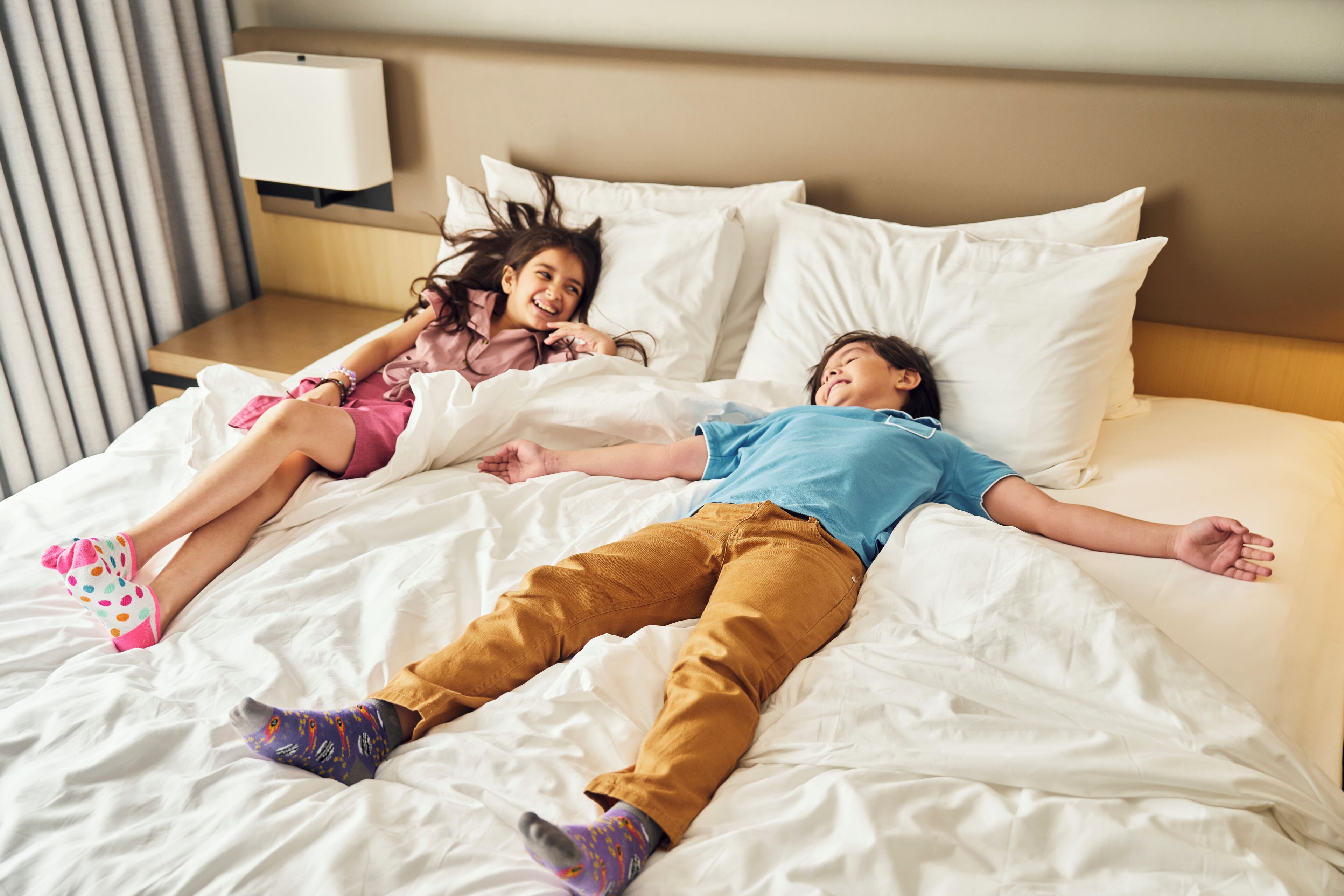 Rom – deluxe, hageutsikt (King) | Minibar, safe på rommet, blendingsgardiner og strykejern/-brett