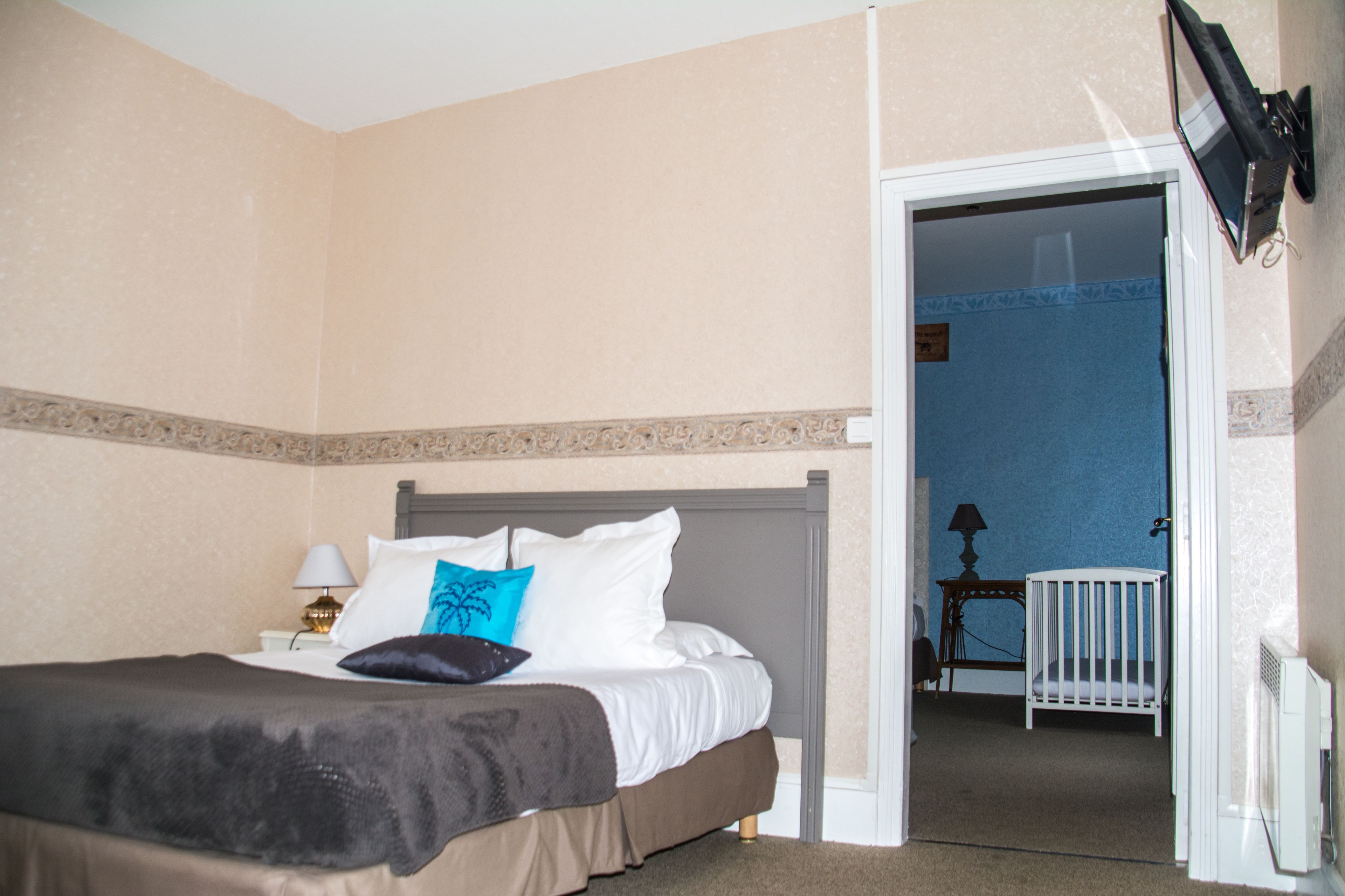 family suite | hypo-allergenic bedding, select comfort beds, individually decorated