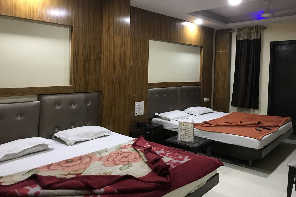 Rollaway beds, free WiFi