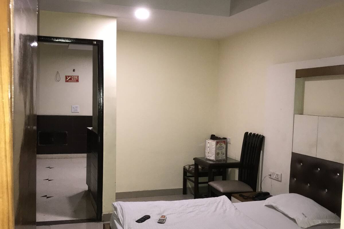 Rollaway beds, free WiFi