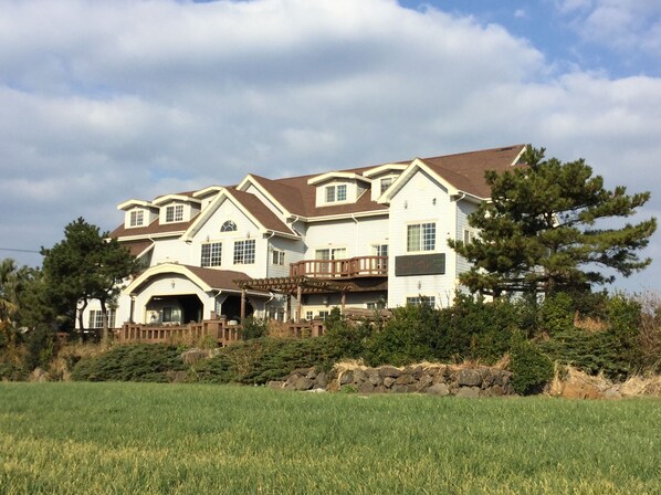 Front of property - Bucket (Seogwipo)