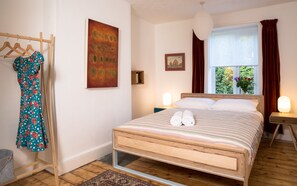 2 makuuhuonetta, silitysrauta/-lauta, ilmainen Wi-Fi, vuodevaatteet