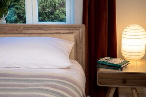 2 chambres, fer et planche à repasser, accès au Wi-Fi (inclus)