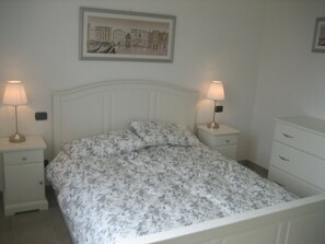 2 chambres, fer et planche à repasser, Wi-Fi gratuit, draps fournis