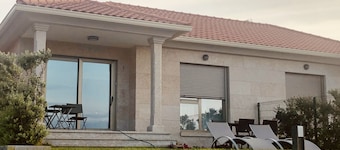 Casa con jardín al lado de la playa (Areabrava) - Hío