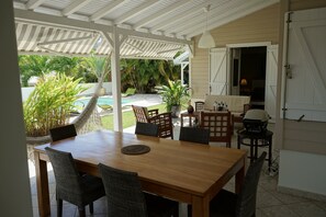Outdoor dining - Luxury villa with sea view and Diamond swimming pool (le diamant)