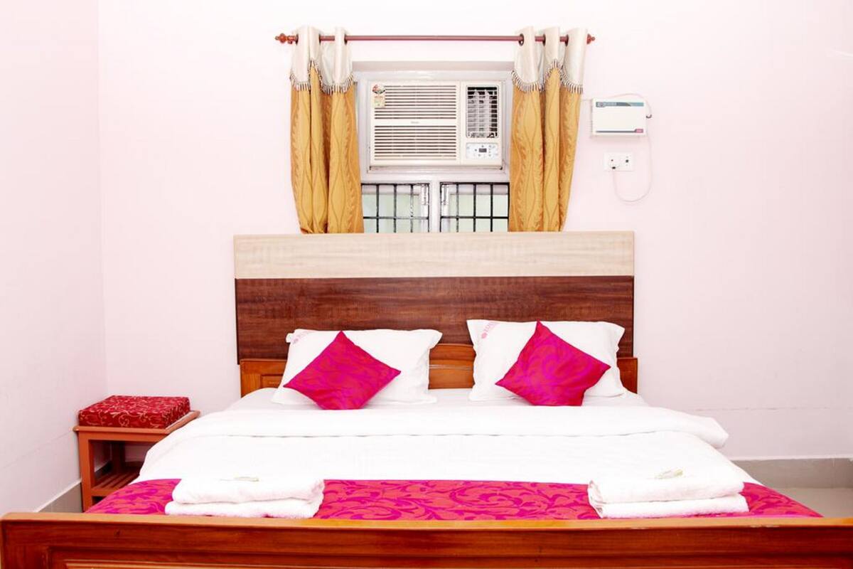 In-room safe, rollaway beds, free WiFi
