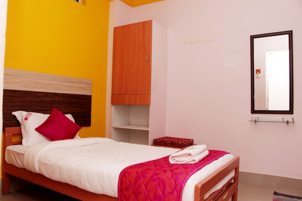 Single Room | In-room safe, rollaway beds, free WiFi