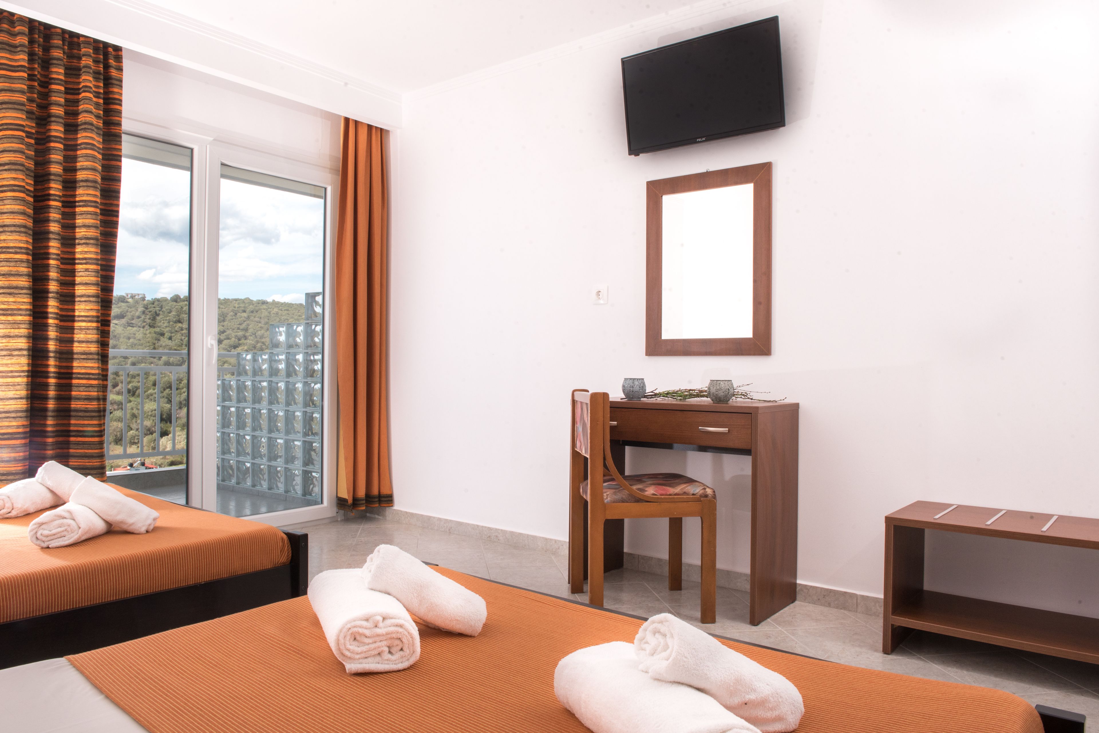 Deluxe kamer, uitzicht op zee | Een bureau, gratis wifi, beddengoed