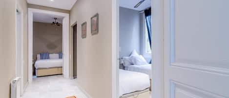 3 slaapkamers, een strijkplank/strijkijzer, gratis internet, beddengoed