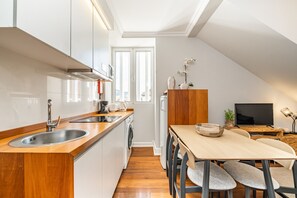 Fridge, microwave, coffee/tea maker, electric kettle