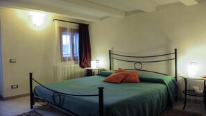 1 bedroom, iron/ironing board, free WiFi, bed sheets - Apartment with garden in the historic center- WIFI Internet- FREE CANCELLATION (Venezia)