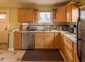 Luxury Apartment #4 - 3-5 people | 私人廚房 | 大型冰箱、微波爐、烤箱、爐台