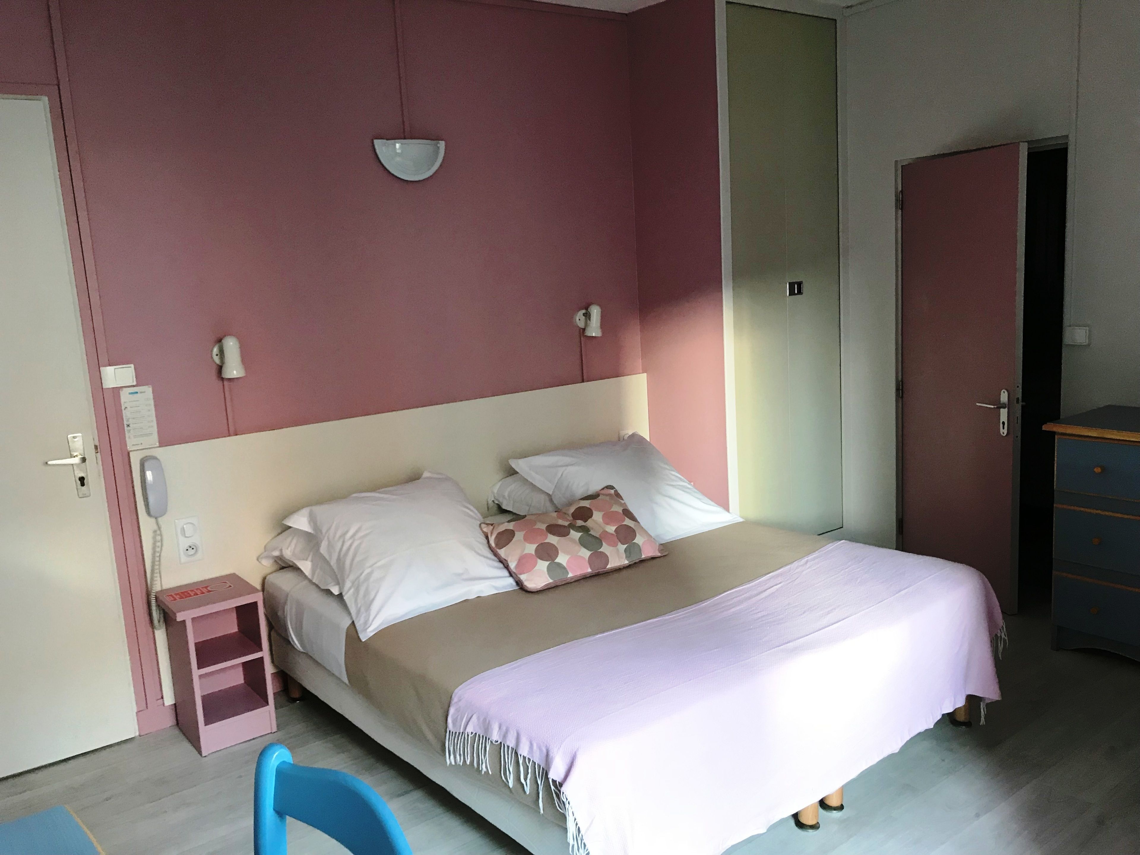 comfort room | individually decorated, desk, free wifi, bed sheets