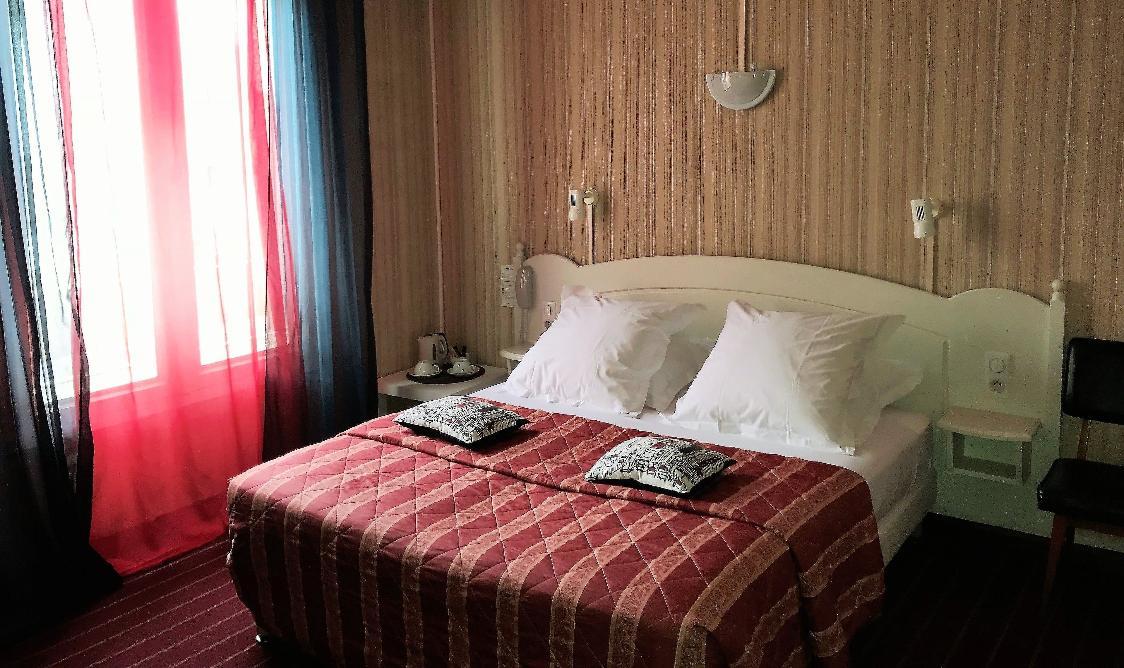 comfort room | individually decorated, desk, free wifi, bed sheets