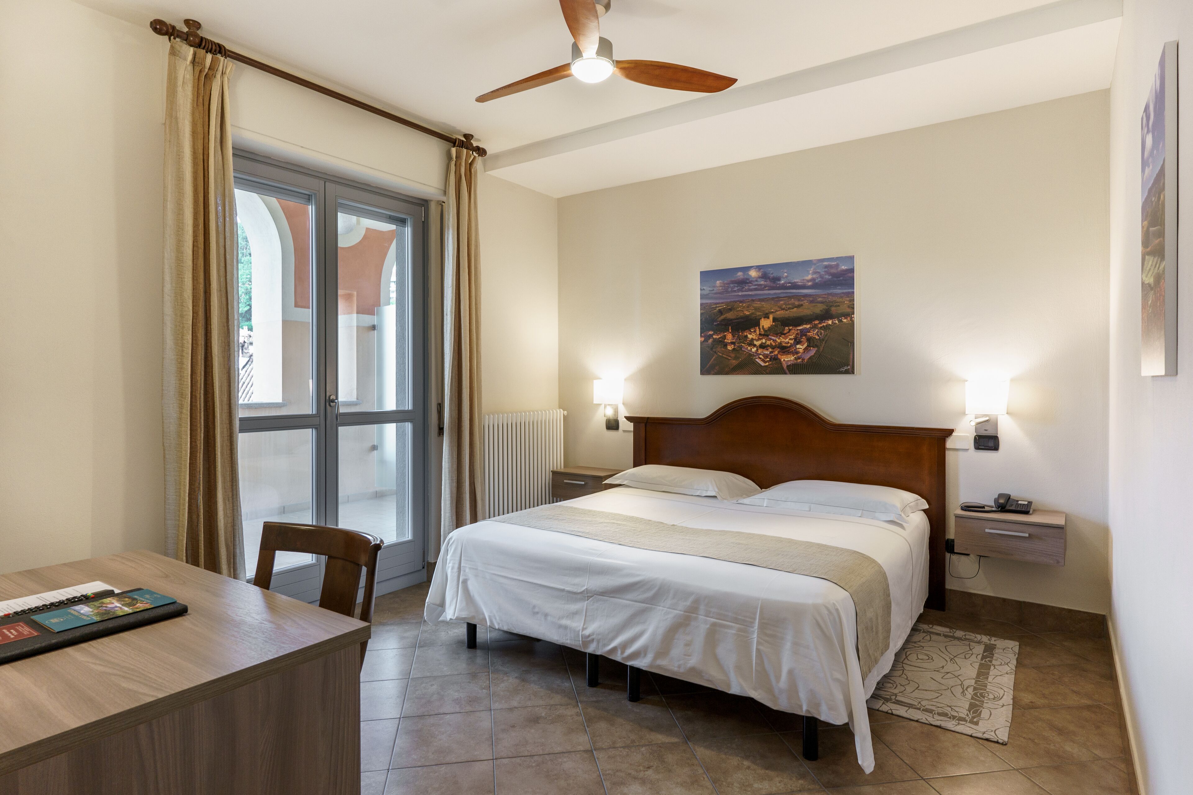 superior room | desk, laptop workspace, soundproofing, free wifi