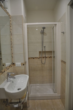 Classic Double Room Single Use, 1 Queen Bed, Garden View | Bathroom shower - B&B Five Roma (Rome)