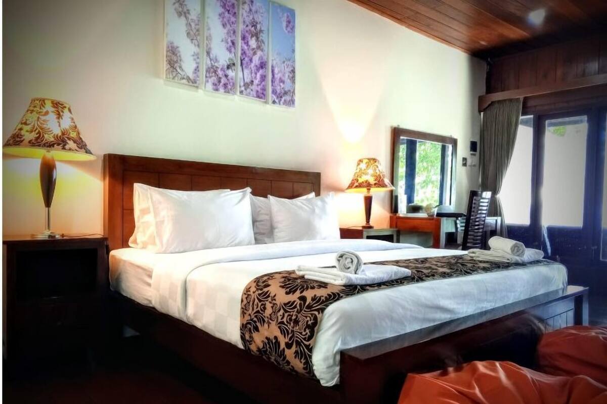 Suite, Sea View | Desk, rollaway beds