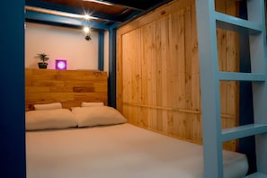 Dormitorio compartido (Double Bed) | Aire acondicionado