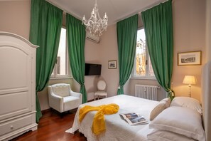 Kahden hengen deluxe-huone | Työpöytä, ilmainen Wi-Fi, vuodevaatteet