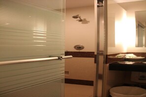 Superior Twin Room | Bilik Mandi | Pancuran mandi, kelengkapan dandanan diri percuma 