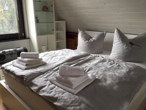 3 chambres, bureau, fer et planche à repasser, Wi-Fi gratuit