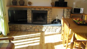 Apartment, 2 Bedrooms | Living area - Vitivola Júlia 4-6 (El Tarter)
