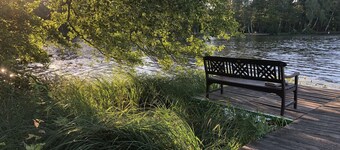 Villa Seeidyll - Detached vacation home directly on the lake with sauna 