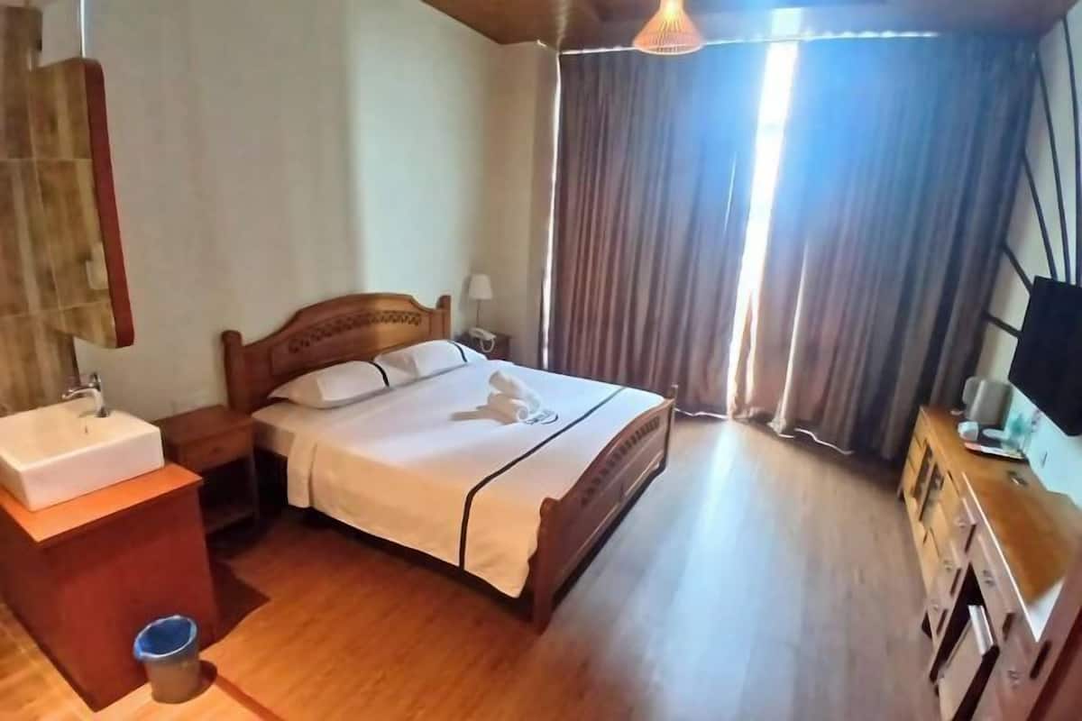 1 bedroom, desk, iron/ironing board, free WiFi