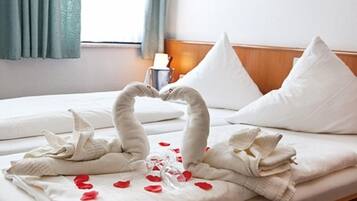 Double Room | In-room safe, desk, rollaway beds, free WiFi