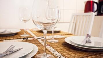 Comfort-Apartment, 2 Schlafzimmer | Eigene Küche | Kühlschrank, Herdplatte, Wasserkocher mit Kaffee-/Teezubehör