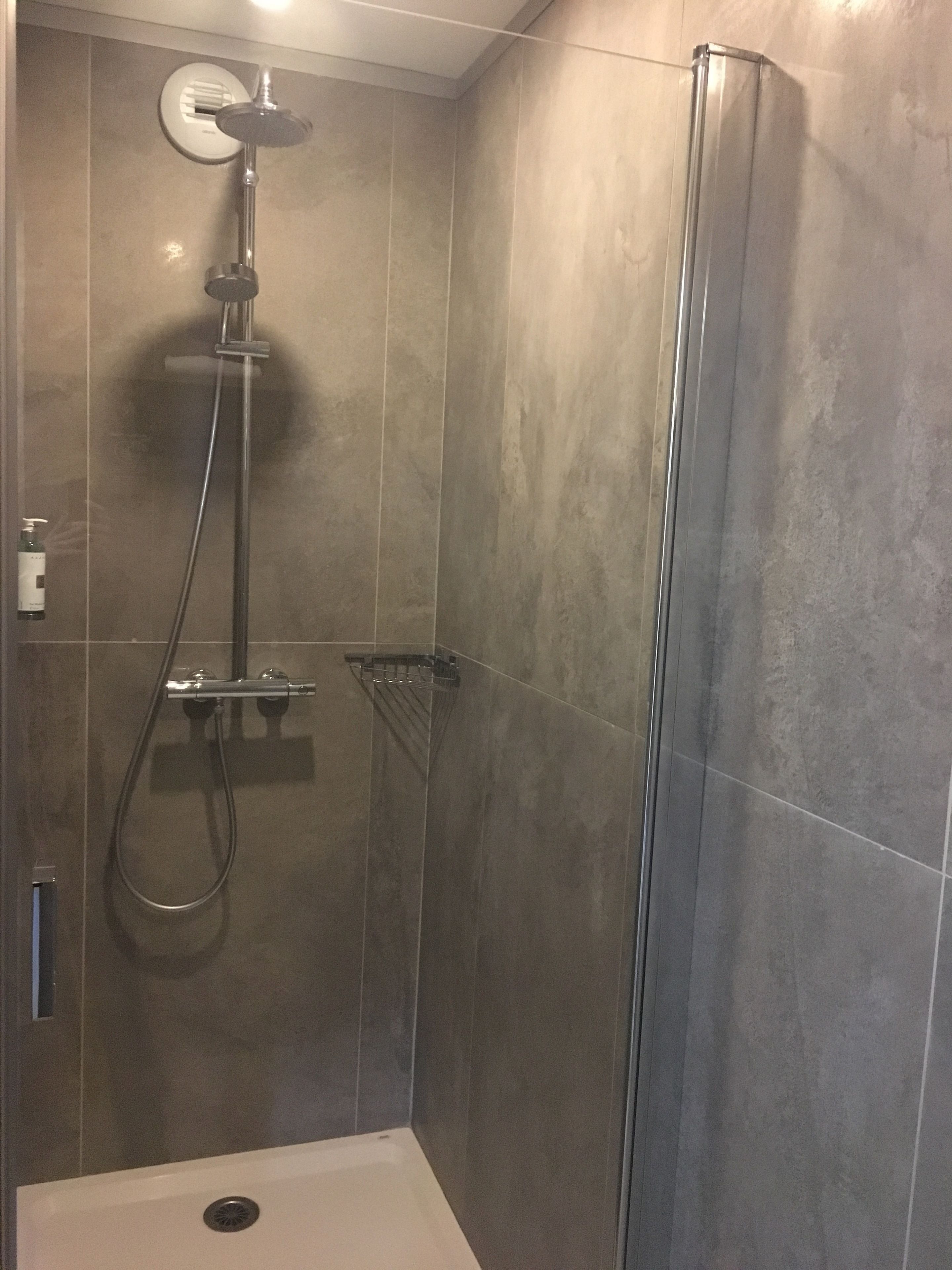 family quadruple room | bathroom shower