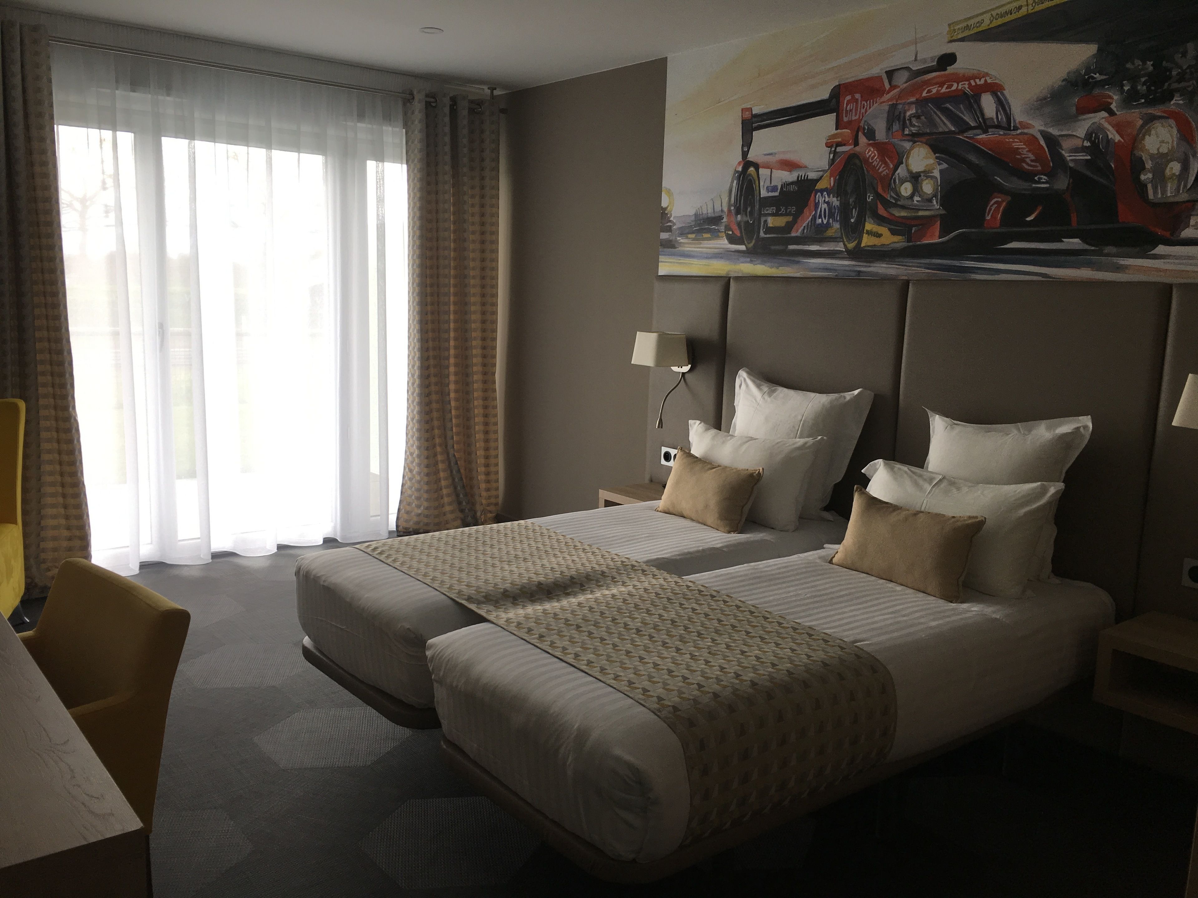 individually decorated, individually furnished, desk, soundproofing