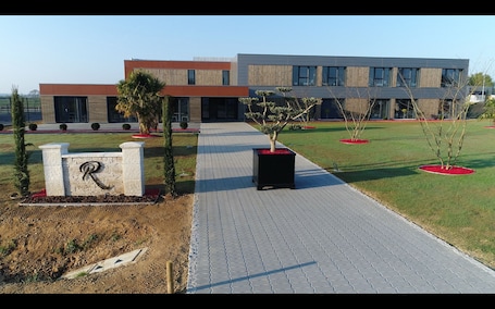 Front of property. Résidence des Pilotes