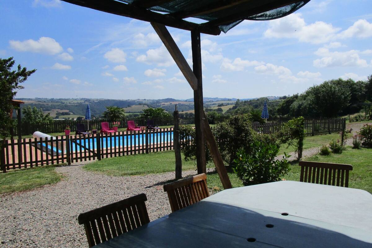 Family Cottage, 3 Bedrooms, Hill View | Garden