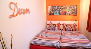 2 bedrooms, WiFi, bed sheets