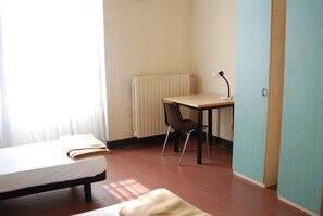 In-room safe, bed sheets