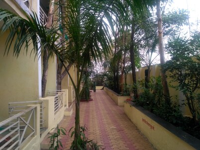 Hotel Om Sai Chattra Icon Residency