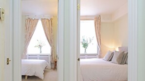 Ảnh chưa phân loại, 3 trong số 24 ảnh, nút