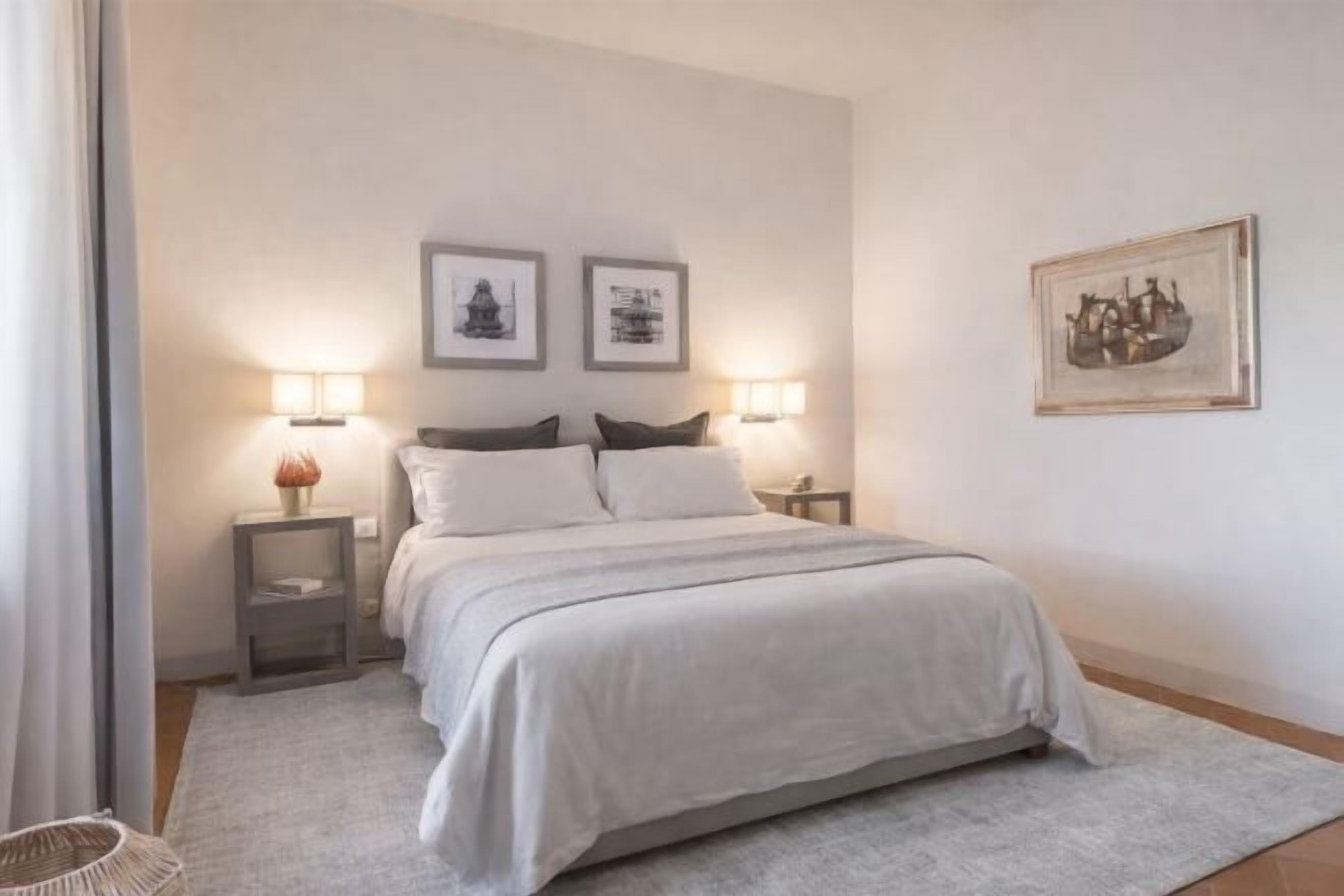 Hypo-allergenic bedding, down comforters, cribs/infant beds, free WiFi