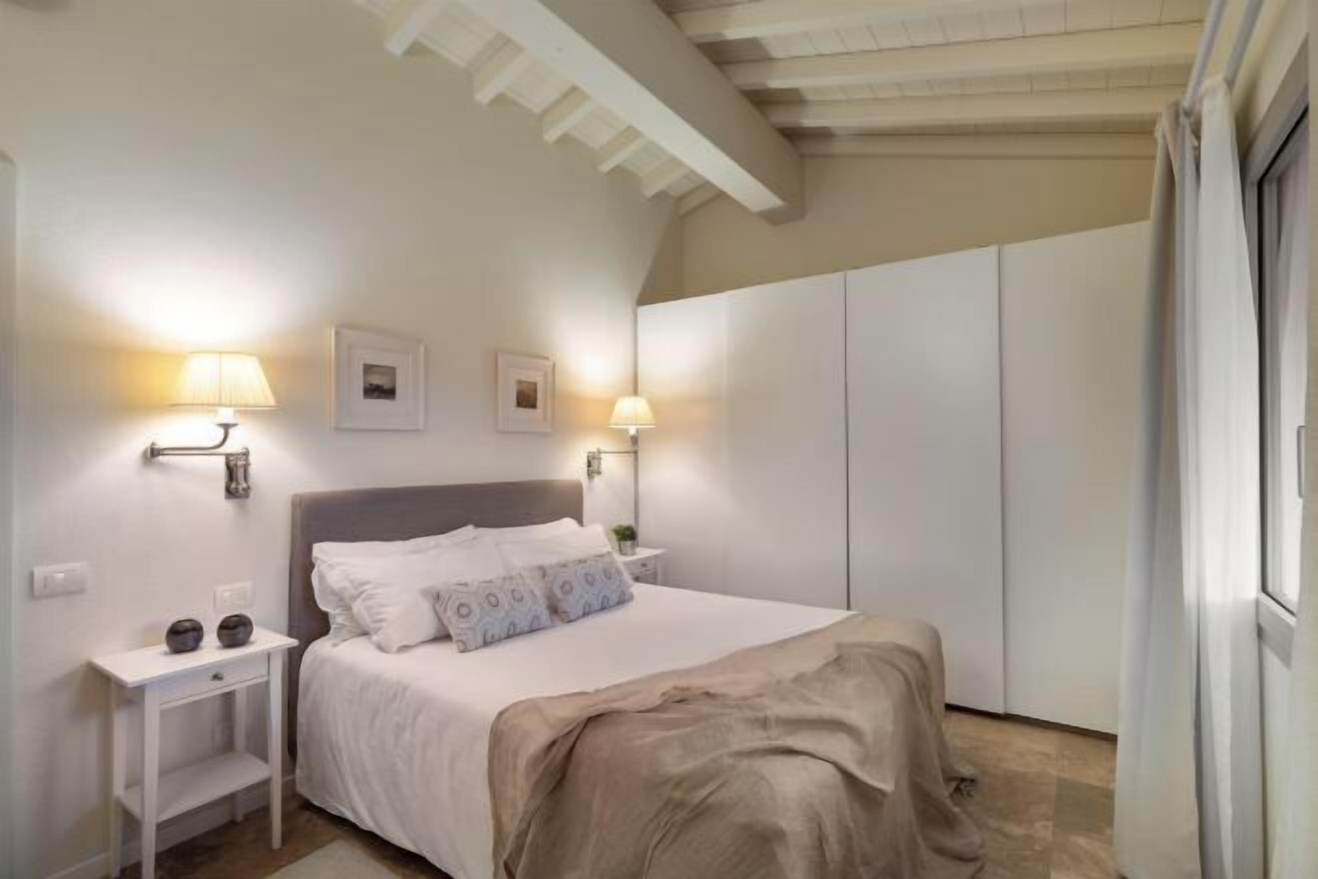 Roupas de cama antialérgicas, edredons de pluma, Wi-Fi de cortesia