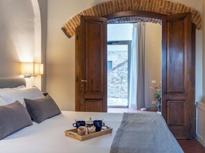 Standard Suite, 1 Bedroom (Archi) | Hypo-allergenic bedding, down comforters, free WiFi, bed sheets - Borgo Iesolana (Bucine)