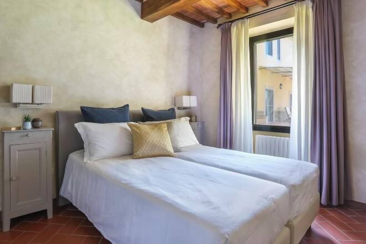 1 camera, biancheria da letto ipoallergenica, copriletto in piuma