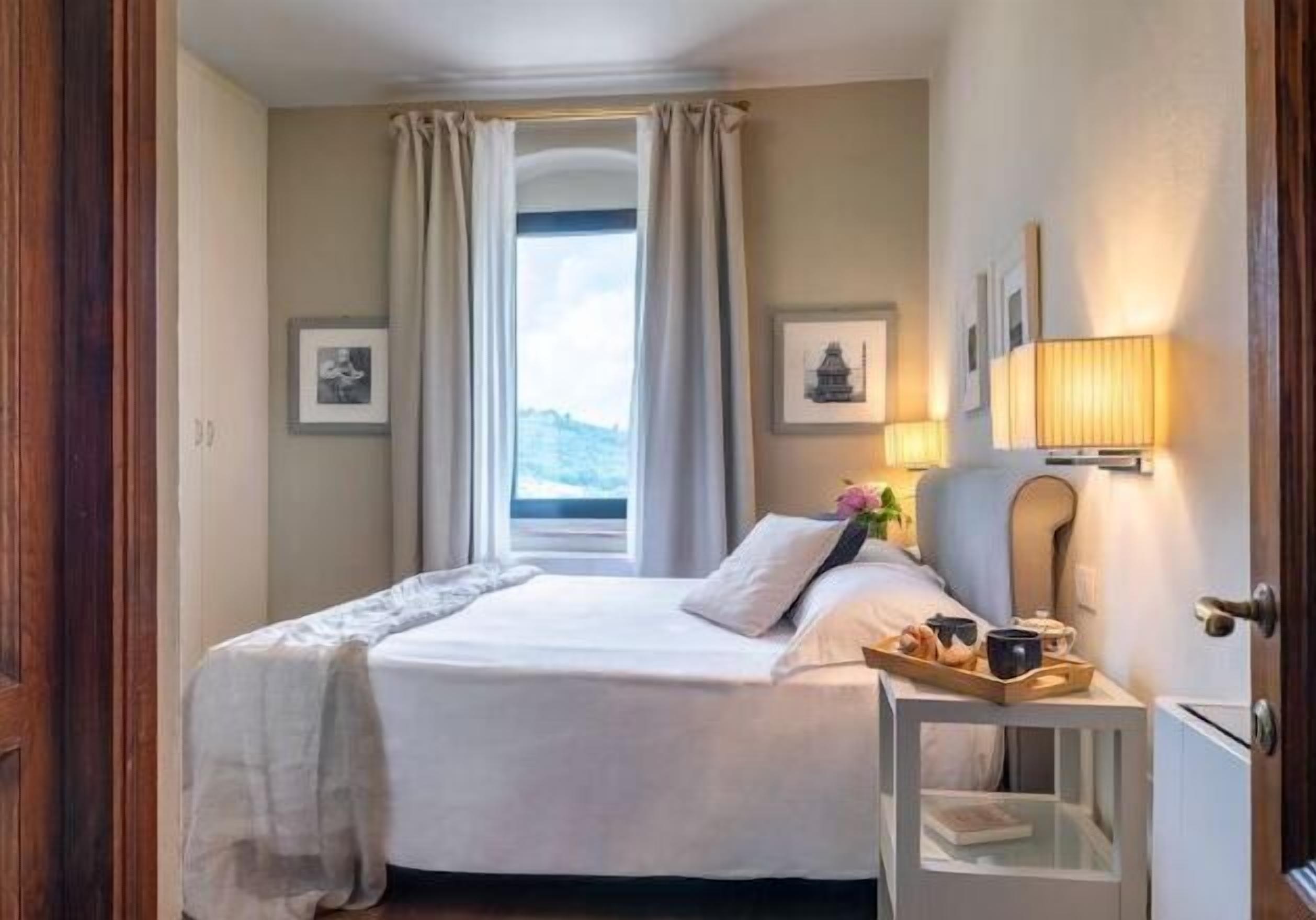 Hypo-allergenic bedding, down comforters, free WiFi, bed sheets