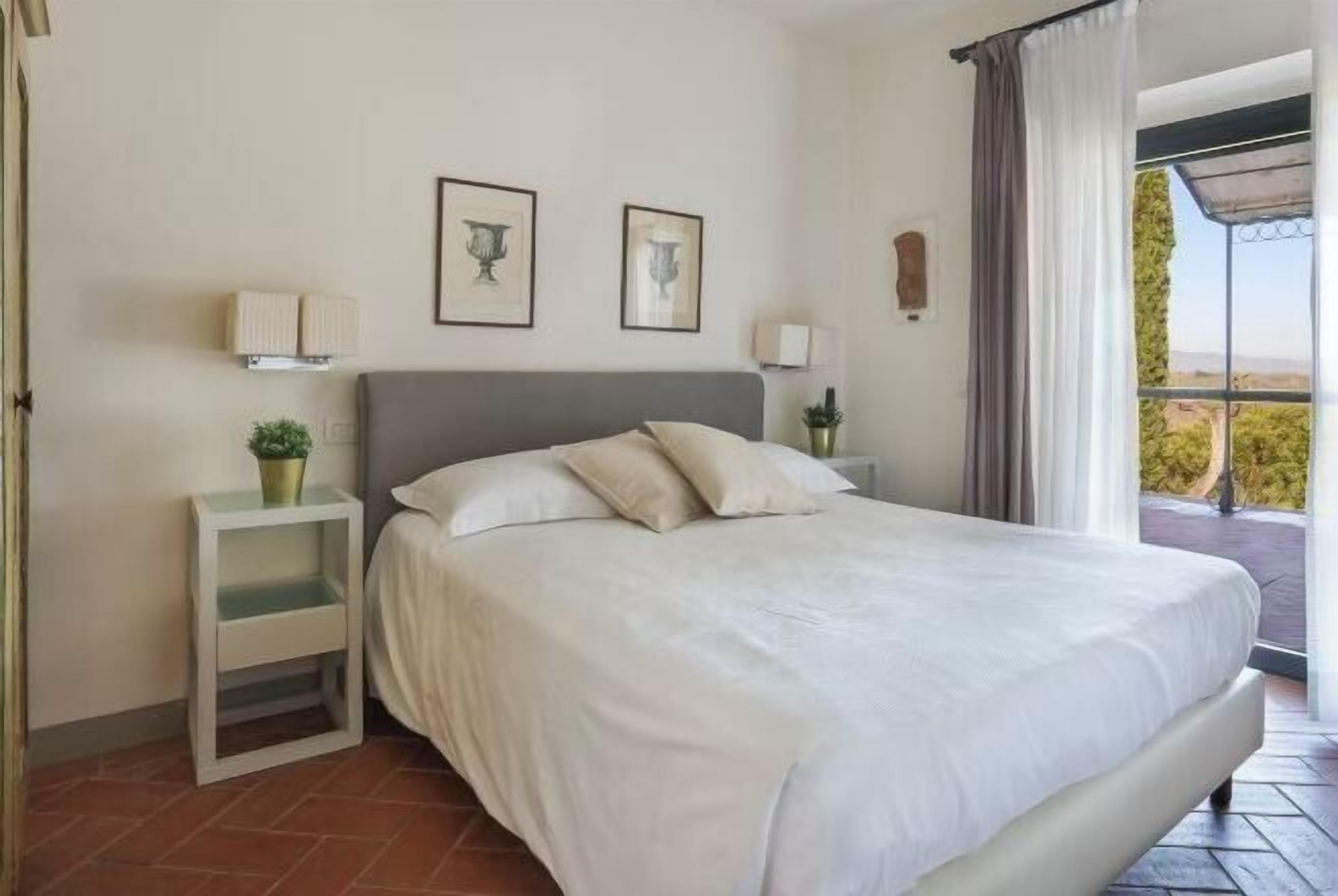 Roupas de cama antialérgicas, edredons de pluma, Wi-Fi de cortesia