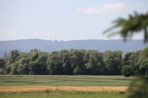 Unclassified image, 2 of 39, button - ACS 4 - Art City Studio Kassel 4 (Niestetal)