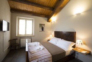 Minibar, escritorio, camas supletorias y wifi gratis