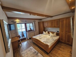 2 chambres, accès à Internet, literie fournie