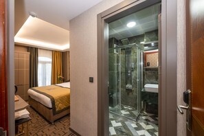 Luxury Room | Peralatan tempat tidur premium, kalis bunyi, Wi-fi percuma, cadar katil 