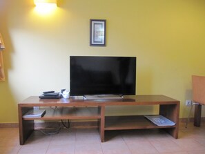 Lejlighed - 2 soveværelser | Opholdsområde | Fladskærms-tv